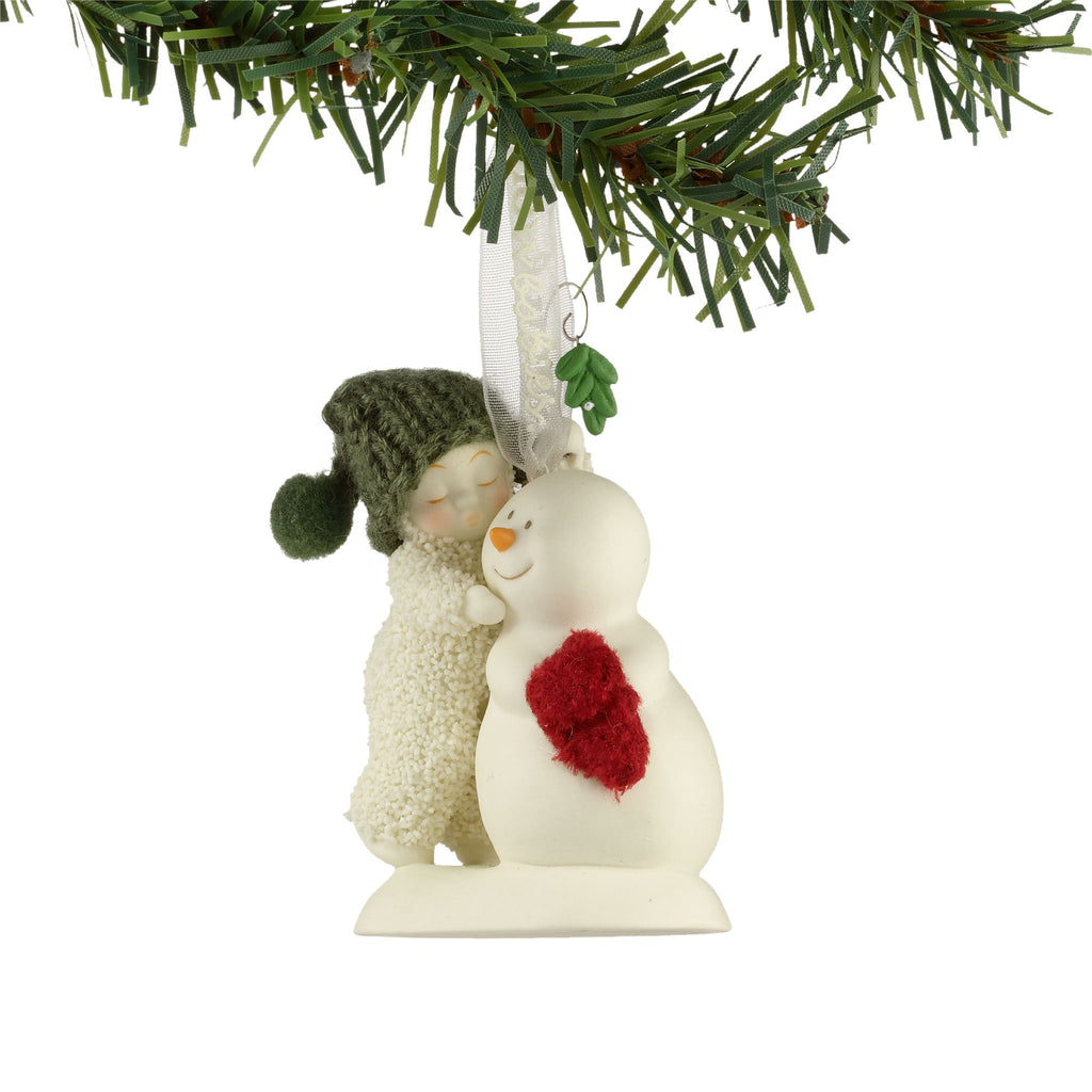 Mistletoe Magic Orn