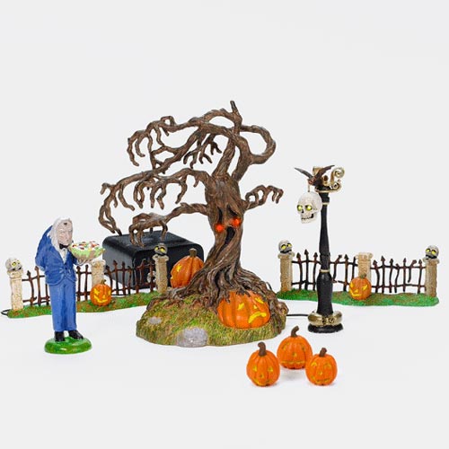 Department 56 Halloween Up up and away Gravely landscape hotsell lit ghoulish figures